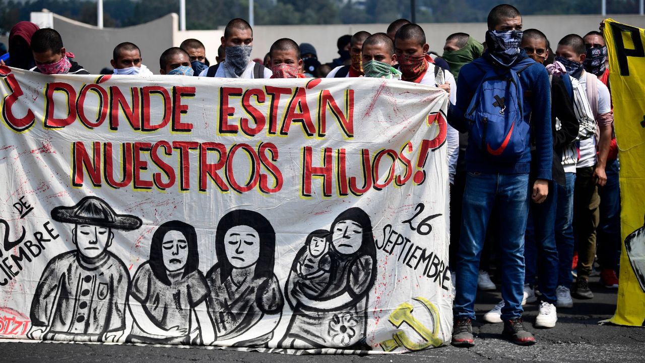 amlo-asegura-que-cooperacion-es-clave-para-resolver-caso-ayotzinapa.jpg
