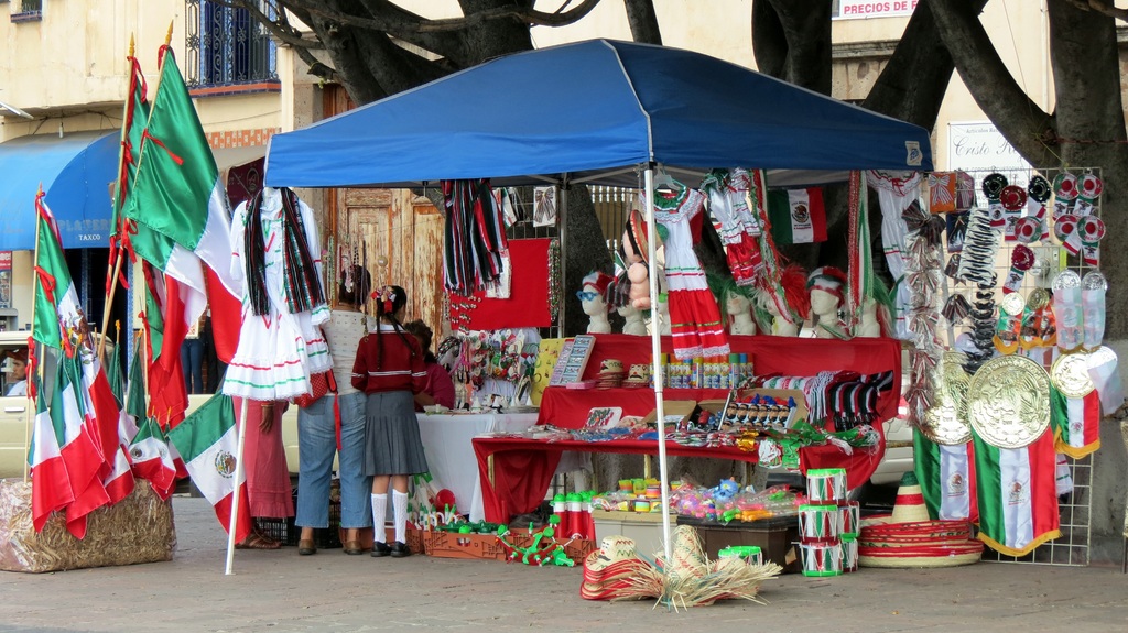 vendor-color-bazaar-market-public-space-patriotism-646174-pxhere.com_.jpg
